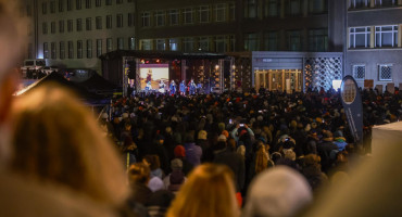 Más de 500.000 personas participan en fiestas por 35 años de la caída del muro de Berlín. Foto EFE