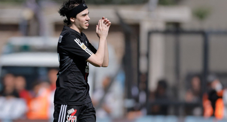 Spreen, el streamer que debutó en Riestra. Foto: X @arevalo_martin