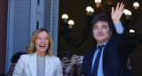 Giorgia Meloni y Javier Milei en el balcón de Casa Rosada. Foto: Reuters.