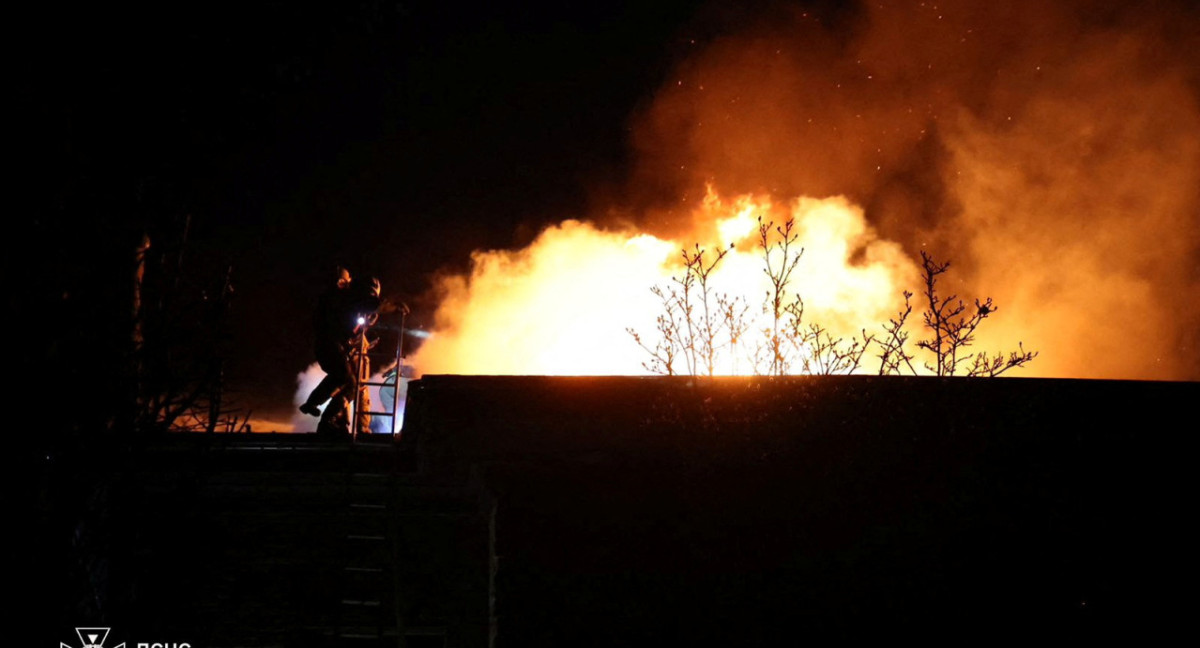 Rusia lanzó un misil balístico internacional contra Dnipró, Ucrania. Foto: Reuters.