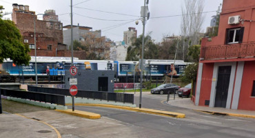 Un tramo de la calle Grecia cambiará de sentido. Foto: Google Maps.