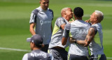 Cruce entre Deyverson y Eduardo Vargas en el entrenamiento del Atlético Mineiro en la previa a la final de la Copa Libertadores. Foto: Gentileza Buda Mendes.