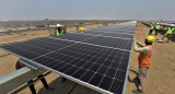 Trabajos en el sector de energías renovables. Foto: Reuters