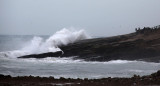 Oleaje en las playas de la Costa Verde, en Perú. Foto: EFE.