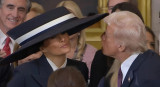 El sombrero "antibeso" de Melania, la esposa de Donald Trump. Foto: NA.