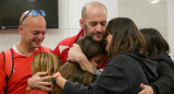 El reencuentro de Iarn Horn con su familia tras ser liberado por Hamás. Foto: X IsraeliPM.