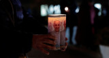 Cadena de oración en el hospital Gemelli de Roma por el Papa Francisco. Foto: REUTERS.