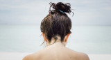 Cabello mojado. Foto: Unsplash.