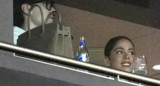 Tini Stoessel viendo a Rodrigo De Paul en el Wanda Metropolitano.