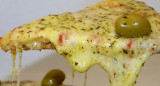 Pizza con salsa chimichurri. Foto: gentileza Uno