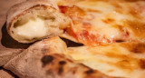 Pizza rellena. Foto: Instagram @pizzeriapopular.mendoza