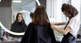 Corte de pelo, flequillo, peluquería. Foto Freepik