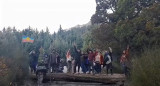 Mapuches bloquean acceso a un predio ocupado en Villa la Angostura. Foto: Facebook