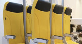 Asientos para viajar en avión de pie. Foto: Aviointeriors