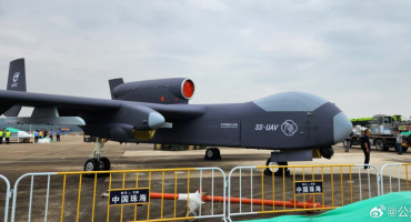 El vehículo aéreo no tripulado chino Jiu Tian, capaz de lanzar enjambres de drones. Foto: X/@xinfolive
