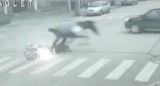 Una moto fue embestida por un caballo en Necochea. Fuente: Captura