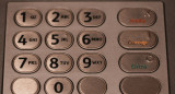 Los cajeros automáticos tendrán nuevos estándares de accesibilidad. Foto: Unsplash.