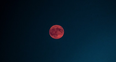 La luna de fresa llegará este miércoles 11 de junio. Foto: Unsplash.