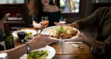Comida en familia. Foto: Freepik.
