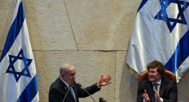 Javier Milei y Benjamin Netanyahu. Foto: REUTERS/Ronen Zvulun