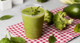 Jugo de apio, detox. Foto: Freepik.