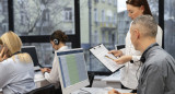 Trabajo en oficina. Imagen: Freepik