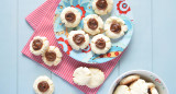 Pepas de coco y dulce de leche sin gluten. Foto: Unsplash.