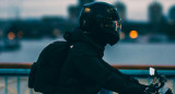 Motos; motociclista. Foto: Unsplash.